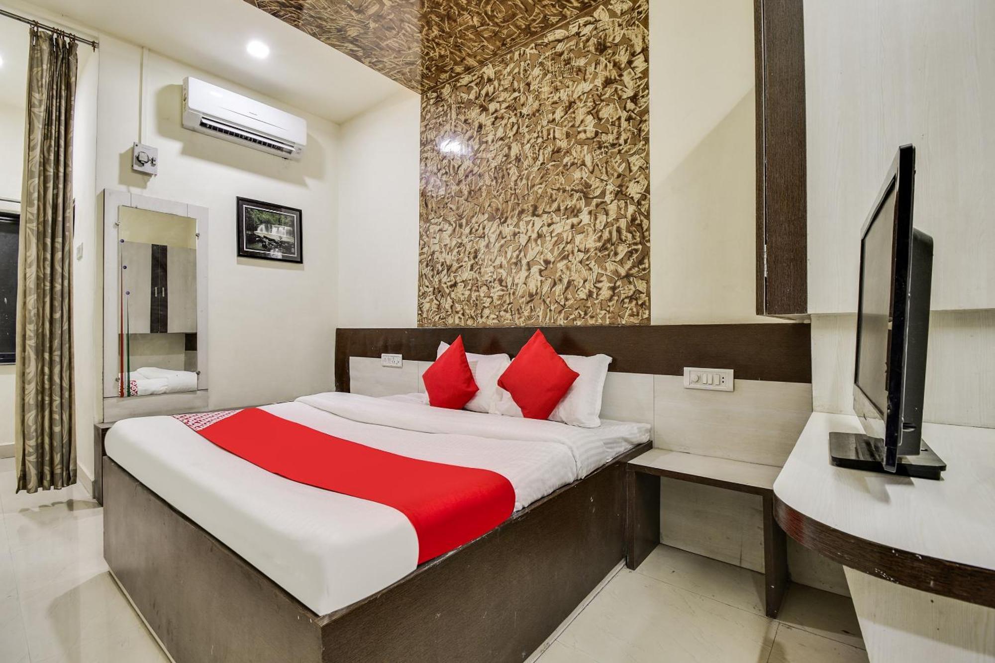 Hotel O Aryan Khāmgaon Exteriér fotografie